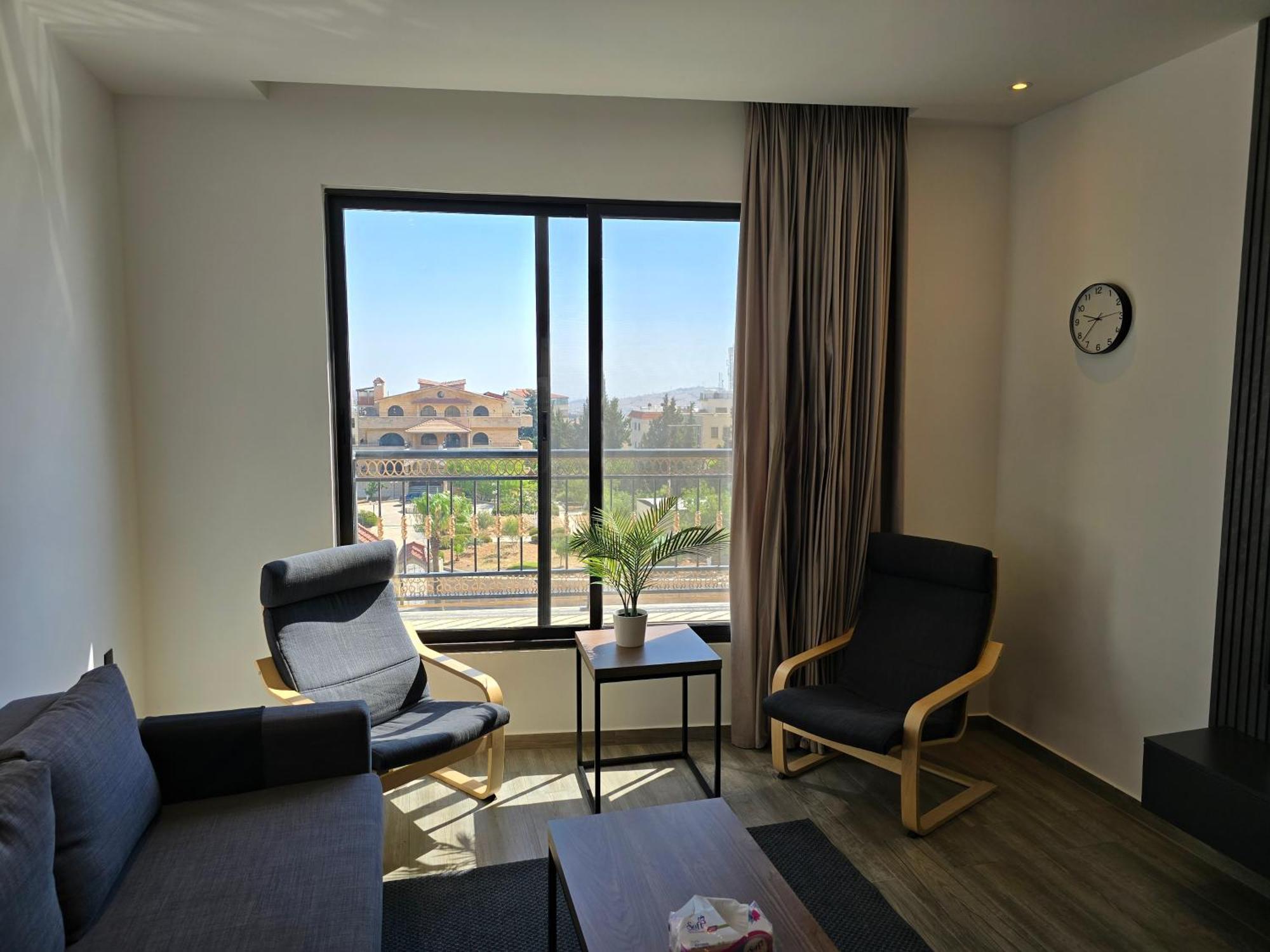 Alshakreen Suites Amman Esterno foto